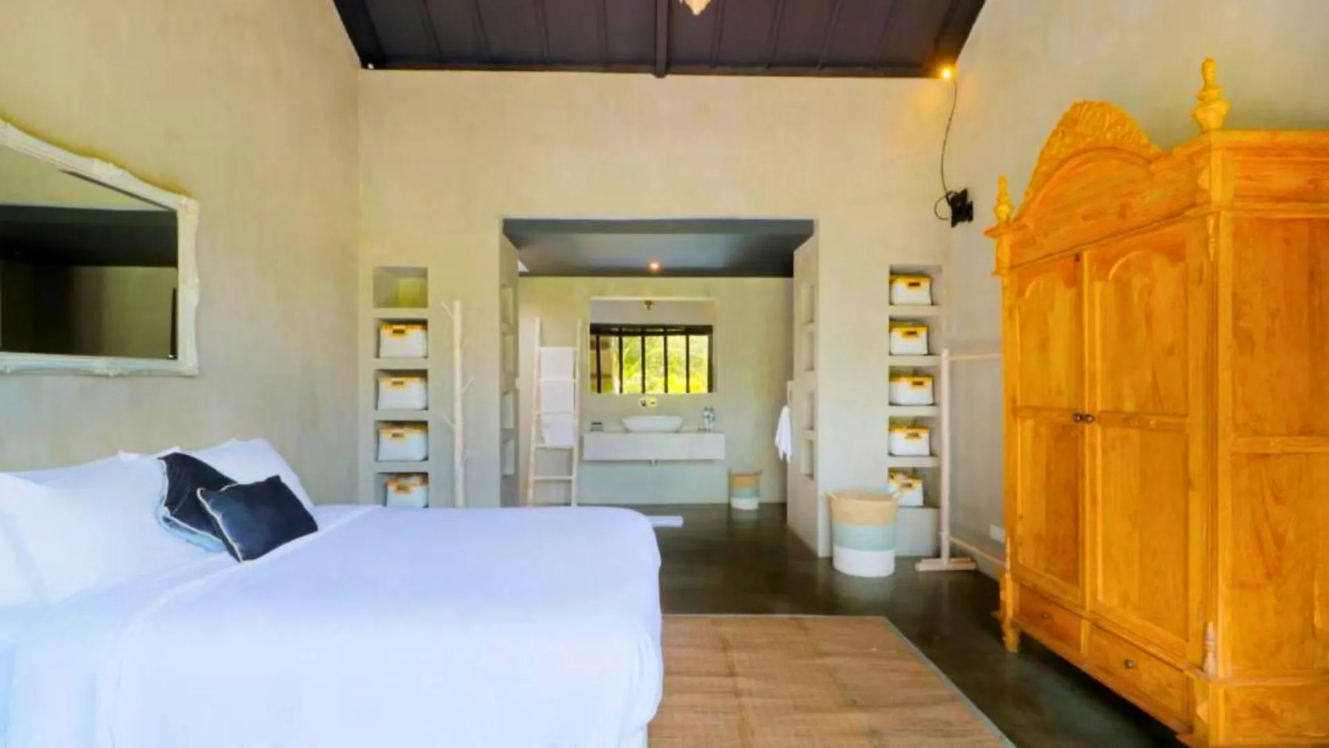 Saanvi 2 Bedroom Private Pool Villa Zn215 Canggu  Canggu (Bali)